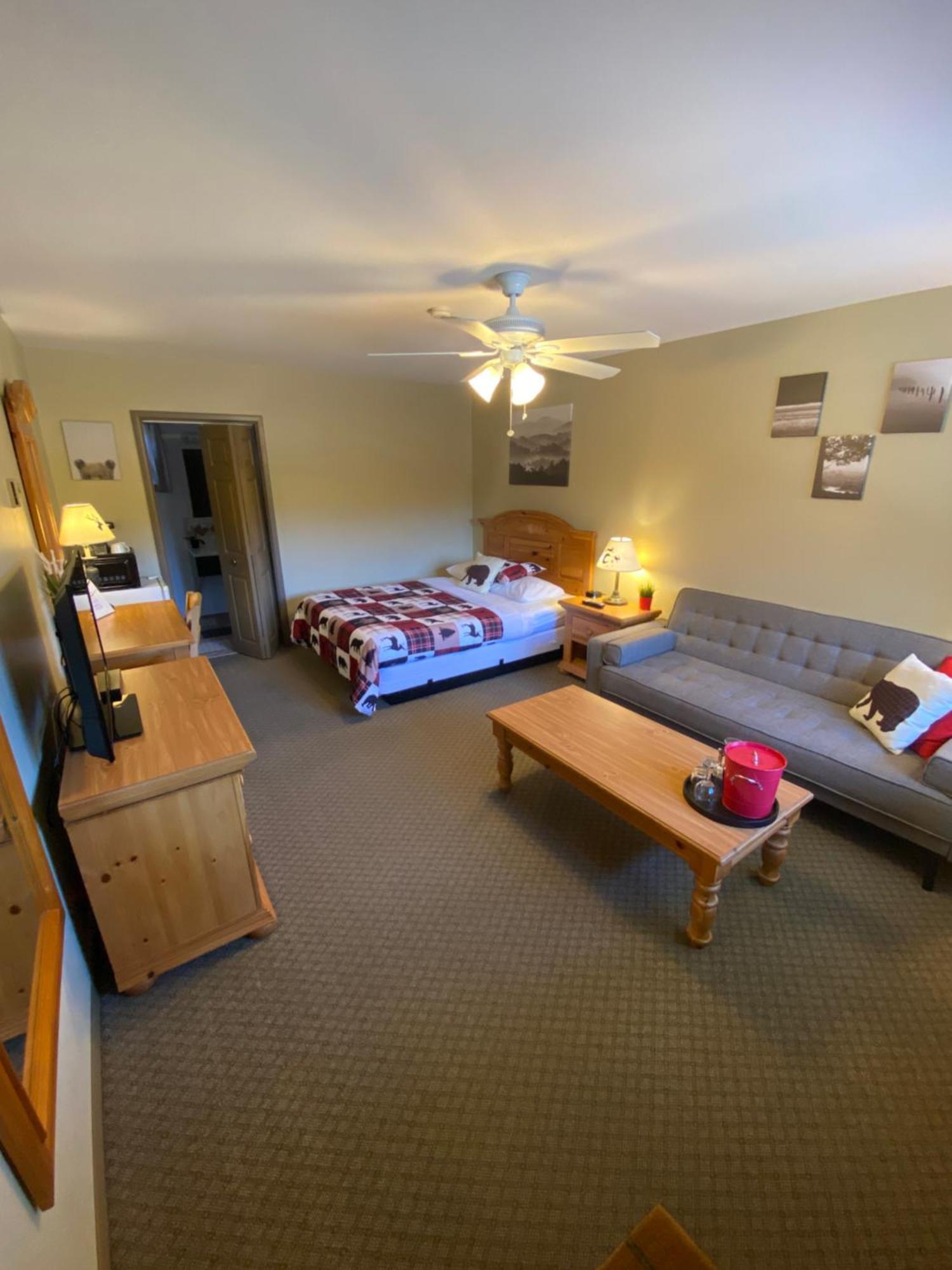 Parkway Motel 5*